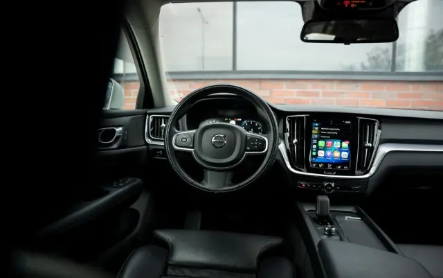 VOLVO V60 B3 B Geartronic Momentum Pro