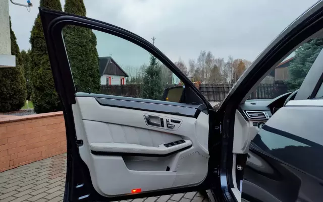 MERCEDES-BENZ Klasa E 350 T 4Matic 7G-TRONIC