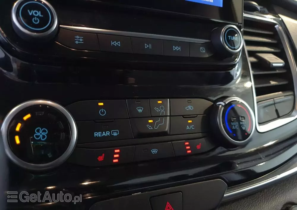 FORD Tourneo Custom 2.0 EcoBlue L2 Titanium SelectShift