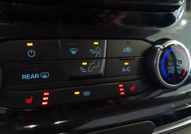 FORD Tourneo Custom 2.0 EcoBlue L2 Titanium SelectShift