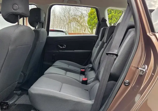 RENAULT Scenic 1.6 16V TomTom Edition