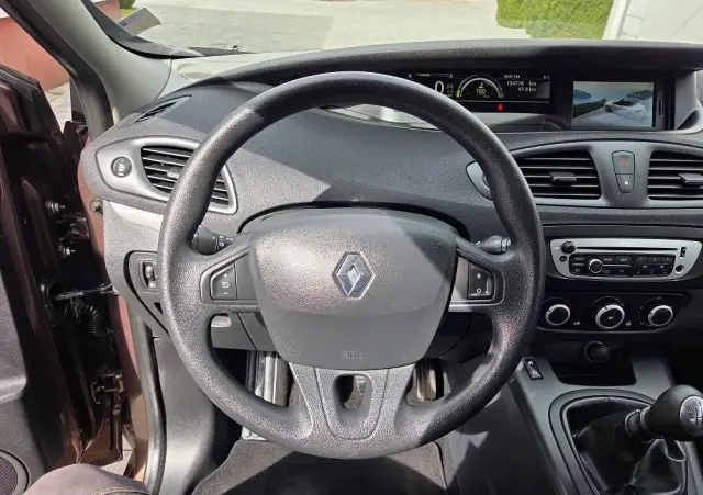 RENAULT Scenic 1.6 16V TomTom Edition