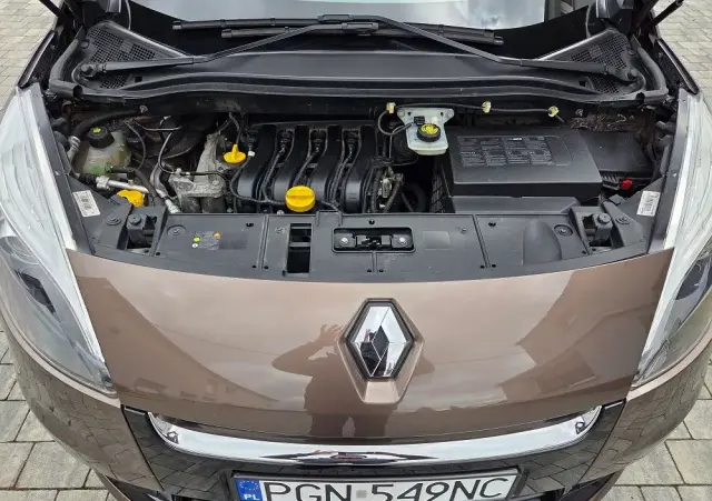 RENAULT Scenic 1.6 16V TomTom Edition