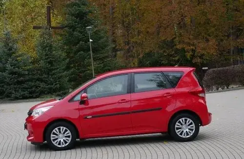 TOYOTA Verso-S 