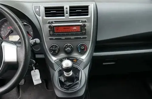 TOYOTA Verso-S 