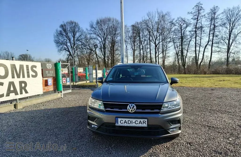 VOLKSWAGEN Tiguan 