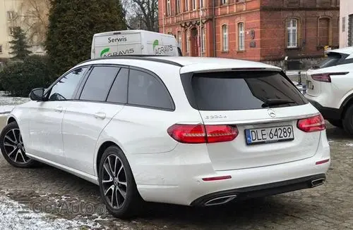 MERCEDES-BENZ Klasa E 