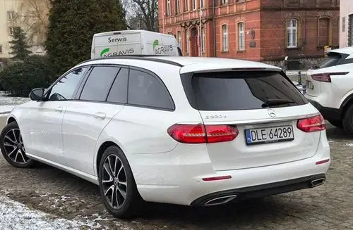 MERCEDES-BENZ Klasa E 