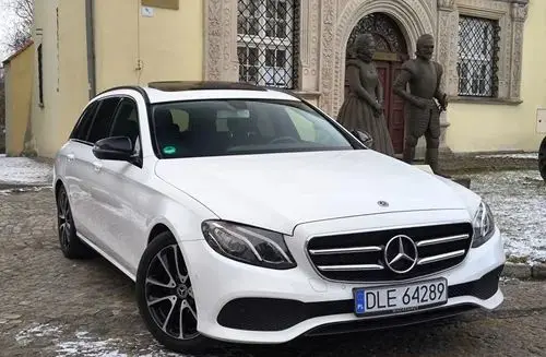 MERCEDES-BENZ Klasa E 