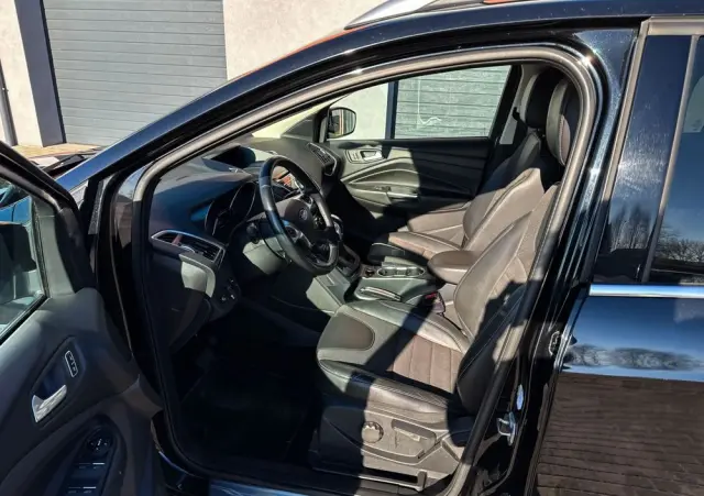 FORD Kuga 2.0 TDCi 4x4 Titanium