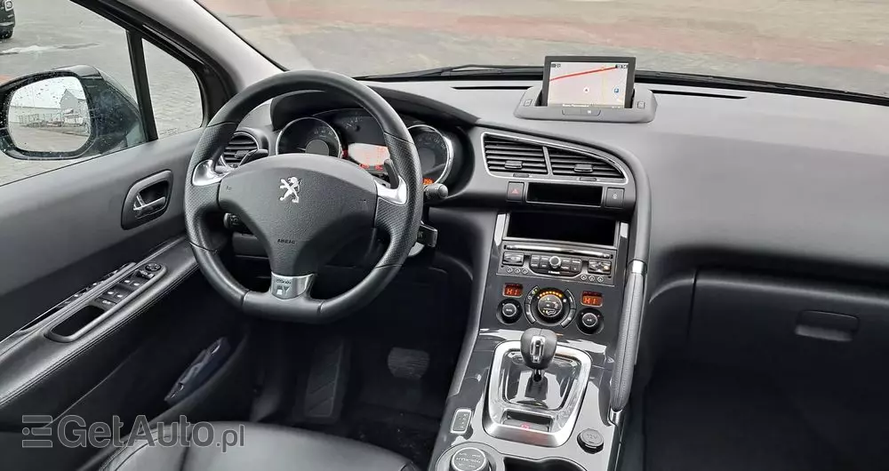 PEUGEOT 3008 2.0 HDi HYbrid4