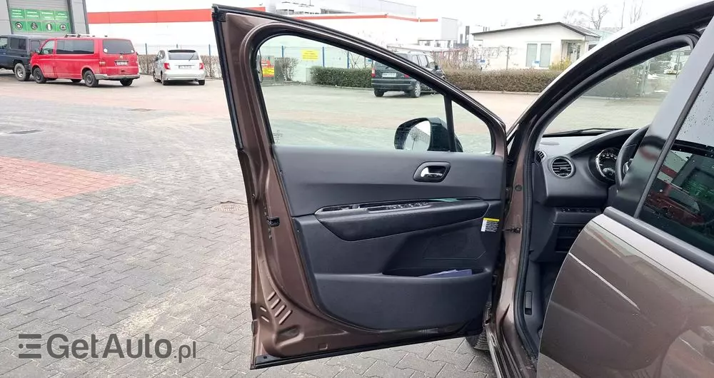 PEUGEOT 3008 2.0 HDi HYbrid4