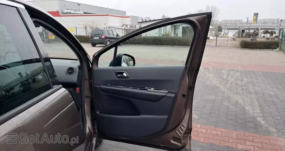 PEUGEOT 3008 2.0 HDi HYbrid4