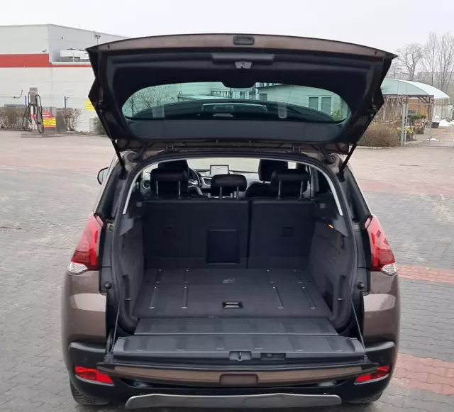 PEUGEOT 3008 2.0 HDi HYbrid4