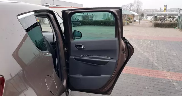 PEUGEOT 3008 2.0 HDi HYbrid4