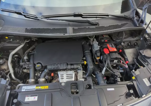 PEUGEOT 3008 1.2 PureTech GPF Allure S&S EAT8