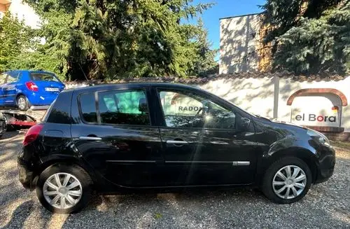 RENAULT Clio 