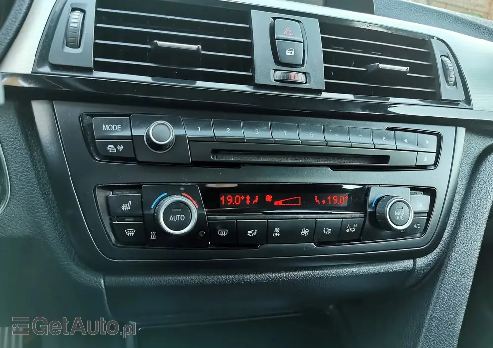 BMW Seria 3 320d xDrive