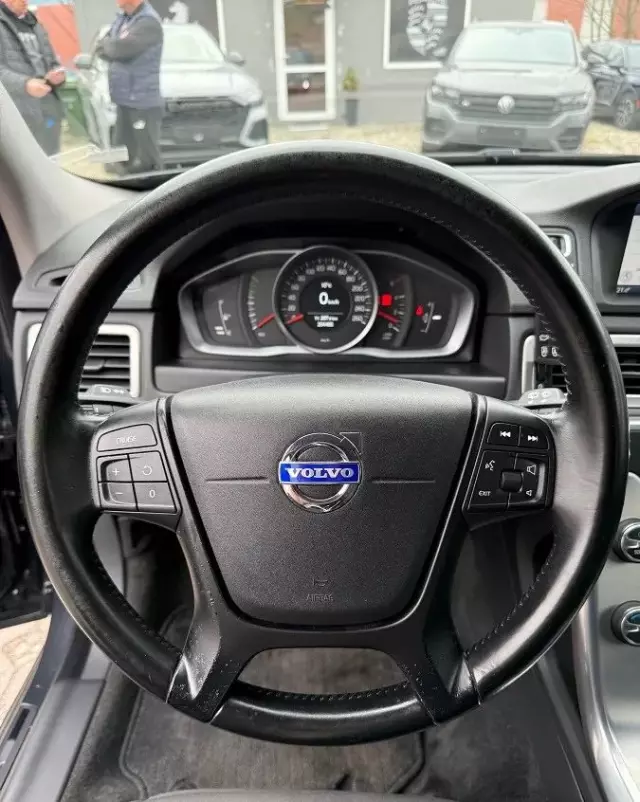 VOLVO V70 D4 Drive-E Dynamic Kinetic