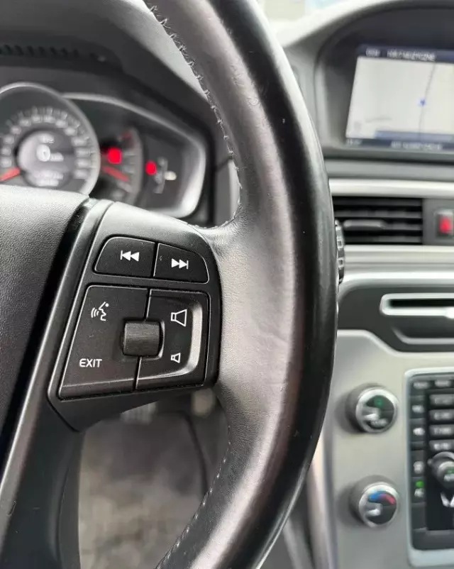 VOLVO V70 D4 Drive-E Dynamic Kinetic