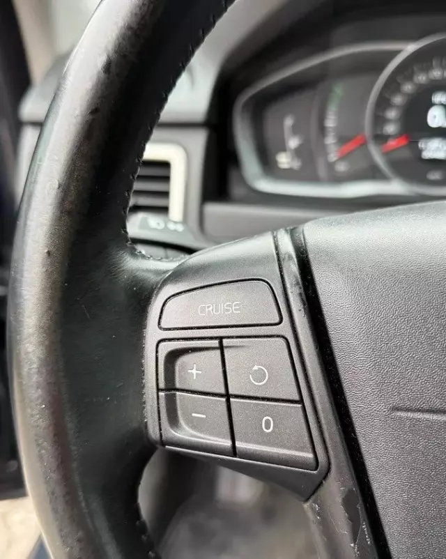 VOLVO V70 D4 Drive-E Dynamic Kinetic