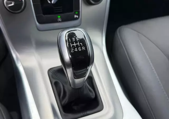 VOLVO V70 D4 Drive-E Dynamic Kinetic