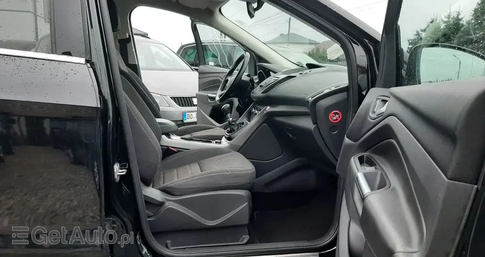 FORD Kuga 1.5 EcoBoost 2x4 Trend