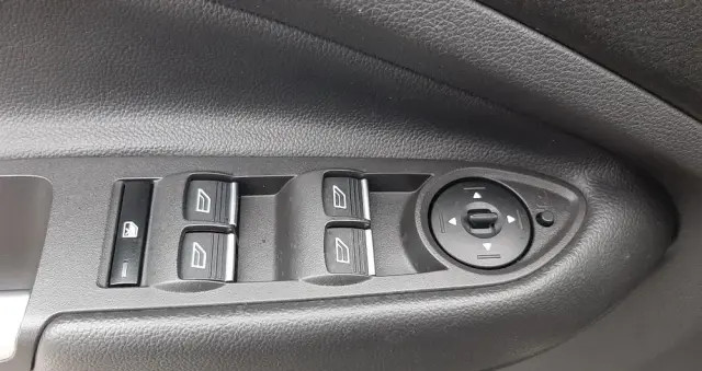 FORD Kuga 1.5 EcoBoost 2x4 Trend