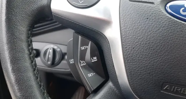 FORD Kuga 1.5 EcoBoost 2x4 Trend