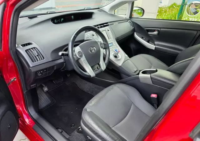 TOYOTA Prius (Hybrid) Executive