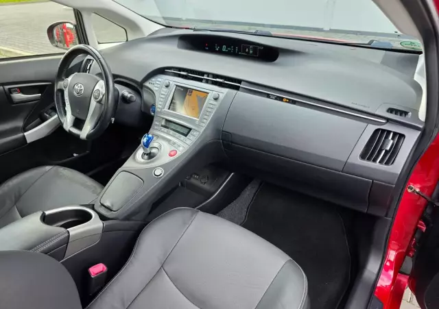 TOYOTA Prius (Hybrid) Executive