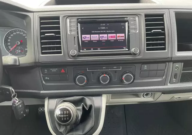 VOLKSWAGEN Transporter T6 