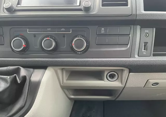 VOLKSWAGEN Transporter T6 