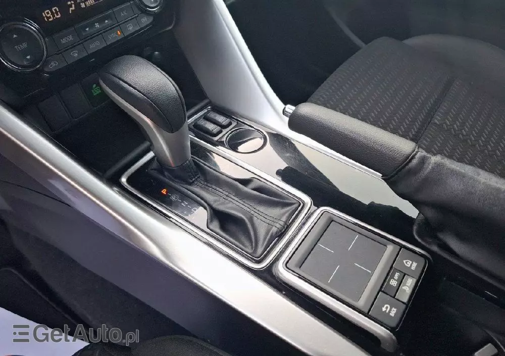 MITSUBISHI Eclipse Cross 1.5 T GPF Invite Plus