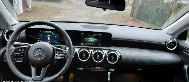 MERCEDES-BENZ CLA 180 Edition 2022