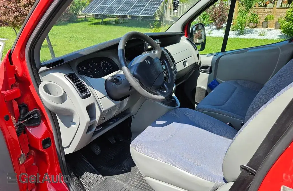 RENAULT Trafic 