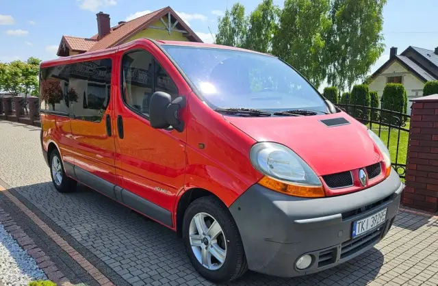 RENAULT Trafic 