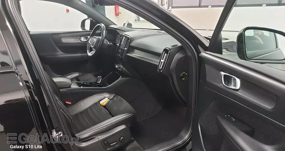 VOLVO XC 40 D4 AWD Geartronic R-Design