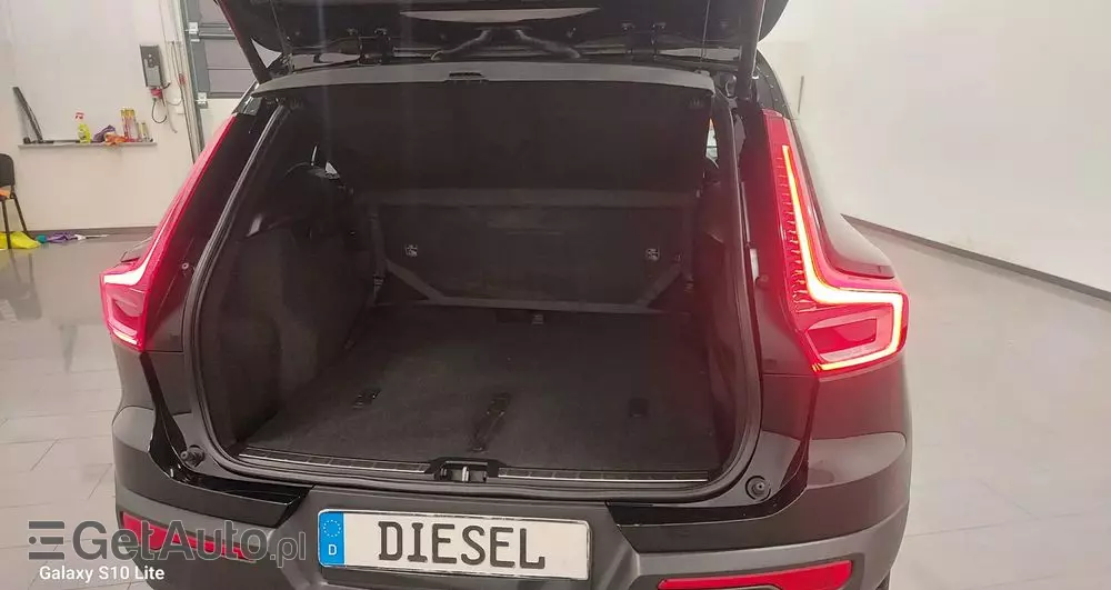 VOLVO XC 40 D4 AWD Geartronic R-Design