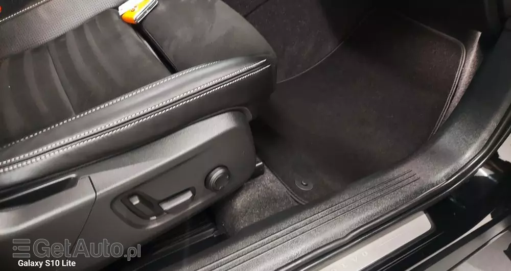 VOLVO XC 40 D4 AWD Geartronic R-Design