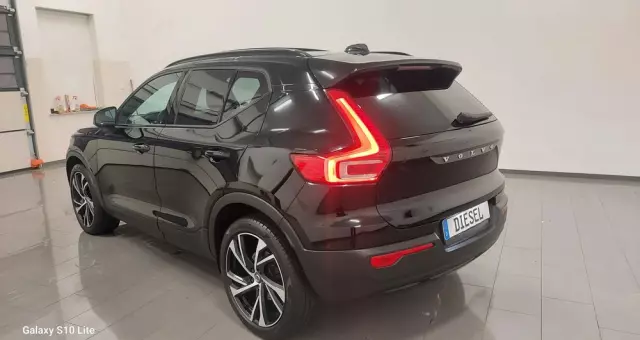 VOLVO XC 40 D4 AWD Geartronic R-Design