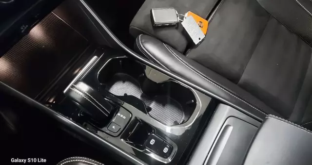 VOLVO XC 40 D4 AWD Geartronic R-Design