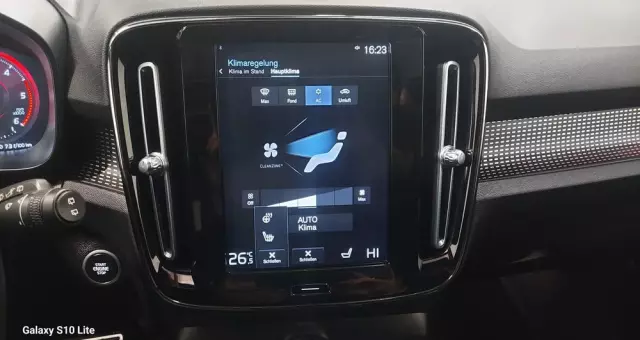 VOLVO XC 40 D4 AWD Geartronic R-Design