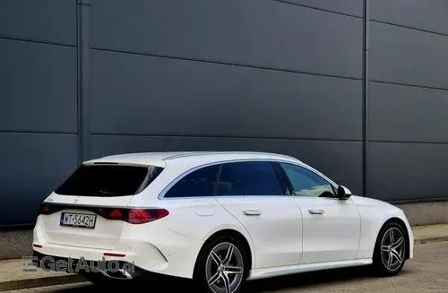 MERCEDES-BENZ Klasa E 