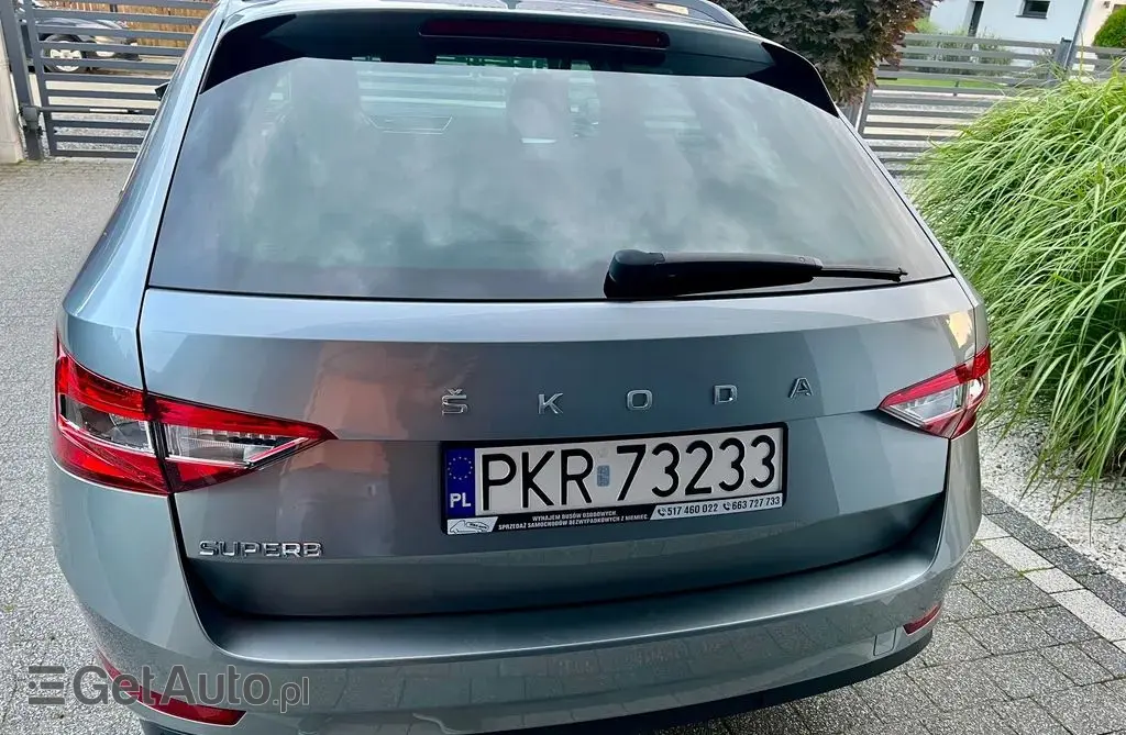 SKODA Superb 