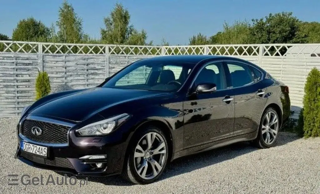 INFINITI Q70 