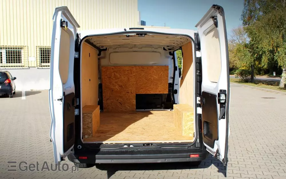 RENAULT Trafic L2H1 furgon 