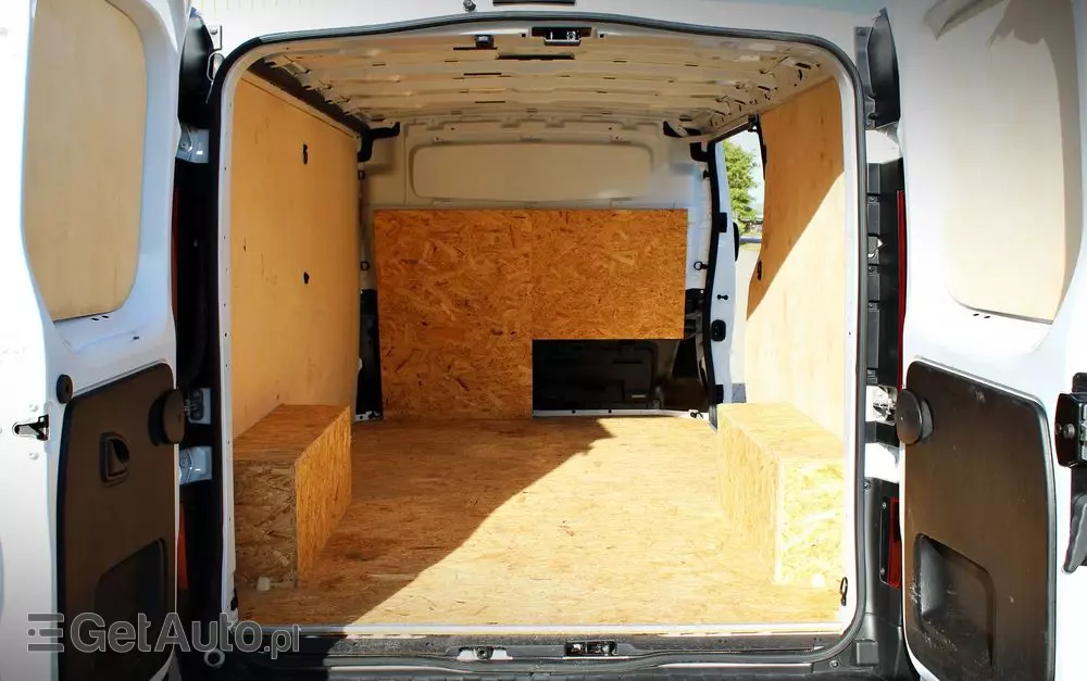 RENAULT Trafic L2H1 furgon 