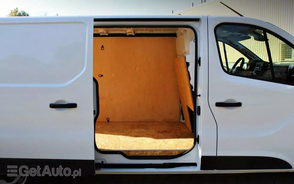 RENAULT Trafic L2H1 furgon 