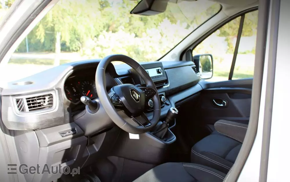 RENAULT Trafic L2H1 furgon 